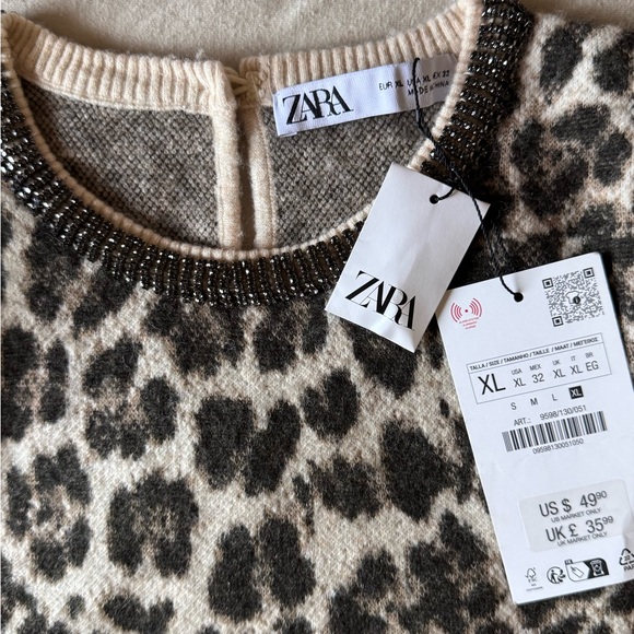 BNWT! ZARA JACQUARD KNIT ANIMAL PRINT JEWELED NECKLINE TOP - Picture 2 of 4